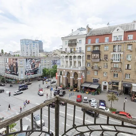 Partner Velyka Vasylkivska Apartment Kyiv